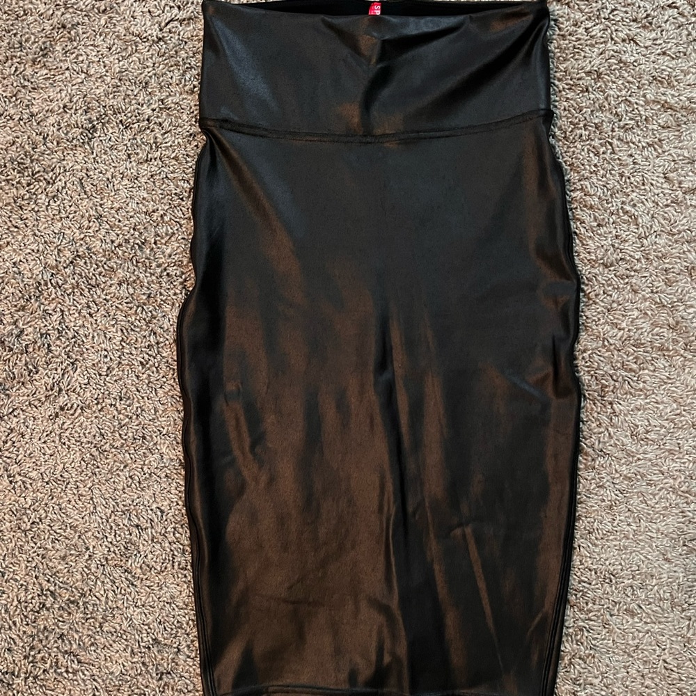 SPANX Vegan Leather Pencil Skirt